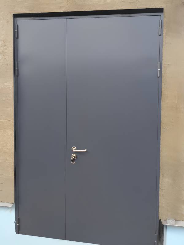 Полуторная дверь, вид снаружи (Волковское шоссе, 23в) Полуторная дверь, вид снаружи (Волковское шоссе, 23в)